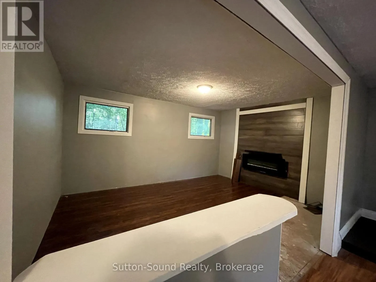 442 BERFORD LAKE ROAD