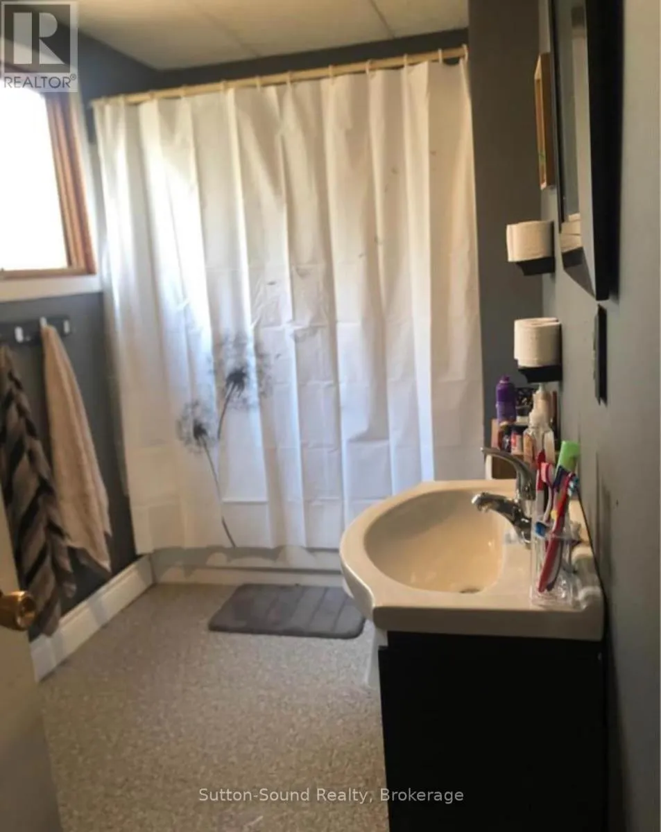 442 BERFORD LAKE ROAD