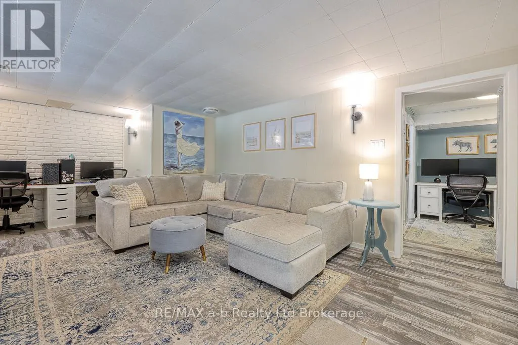109 SUNSET DRIVE