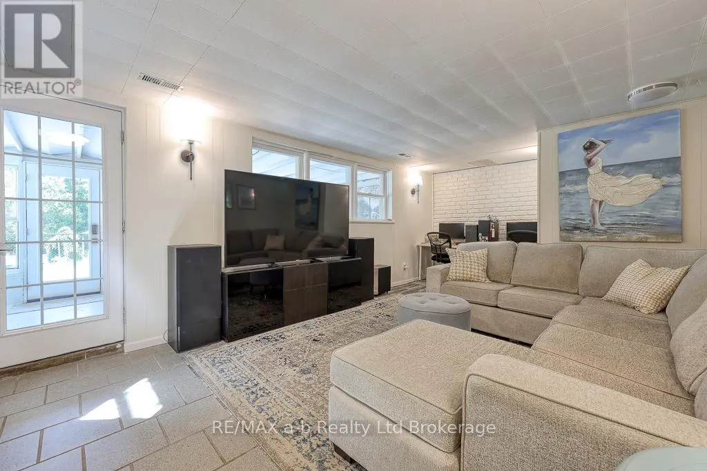109 SUNSET DRIVE