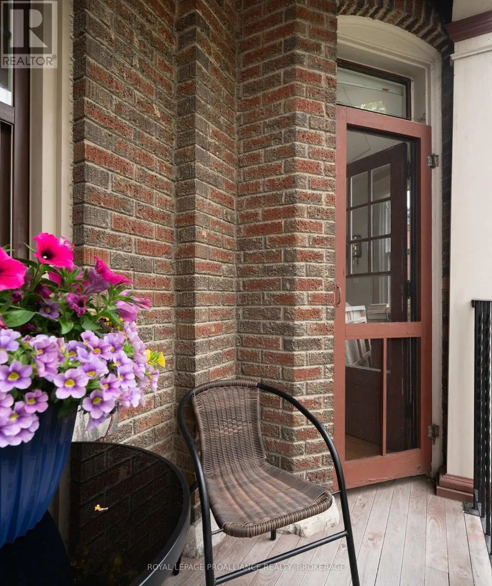 2 - 244 BARRIE STREET, #2