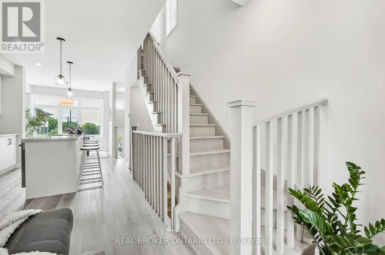 7 - 527 SHAVER ROAD