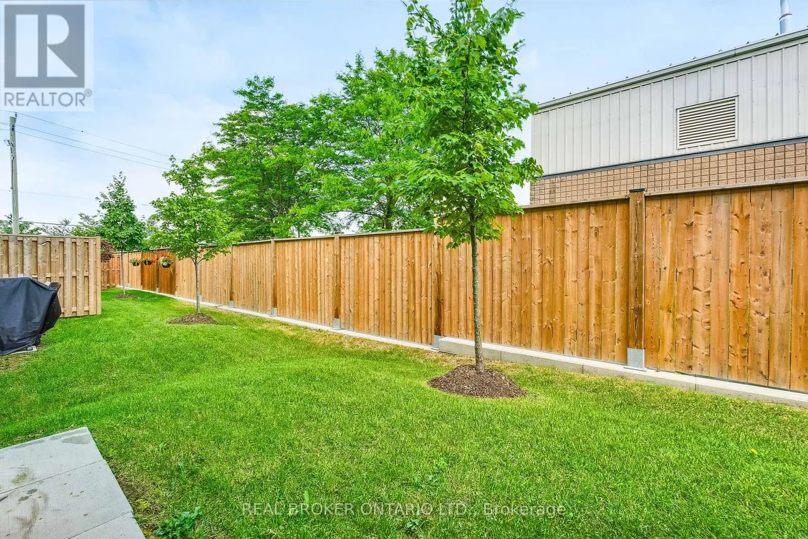 7 - 527 SHAVER ROAD