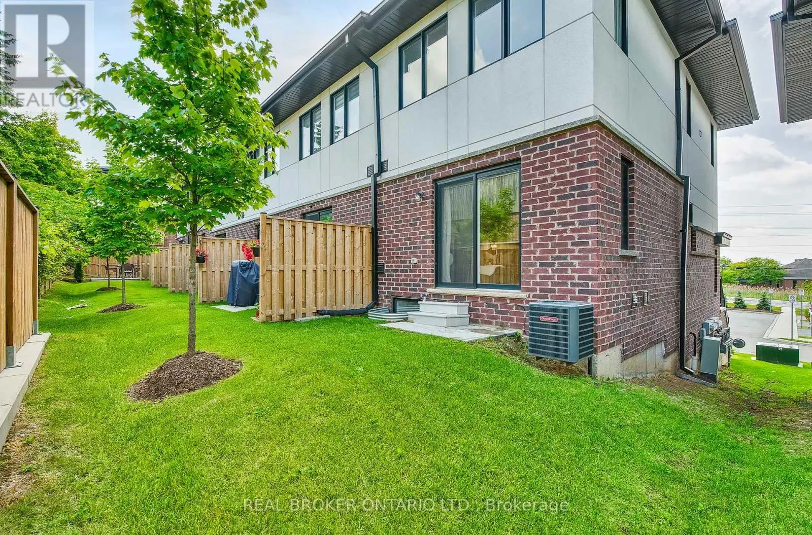 7 - 527 SHAVER ROAD