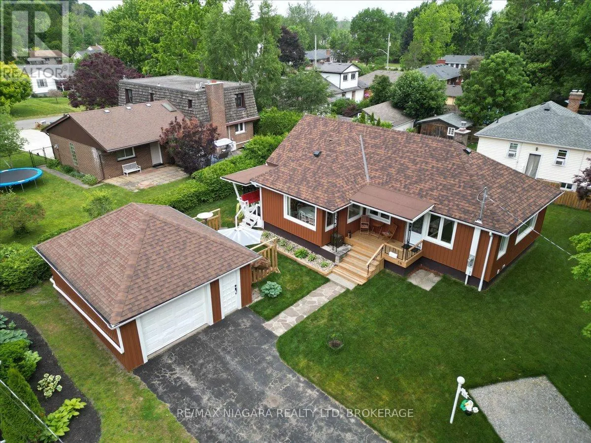 56 OAKRIDGE CRESCENT