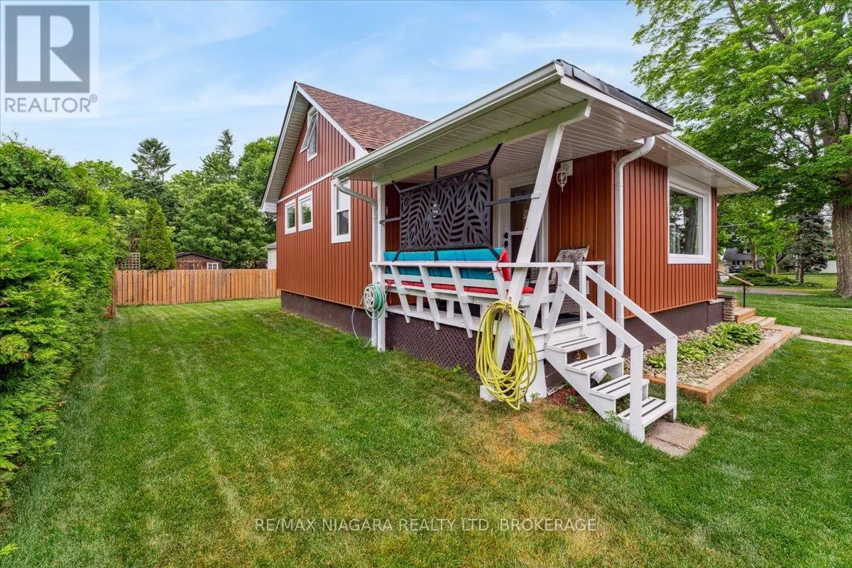 56 OAKRIDGE CRESCENT