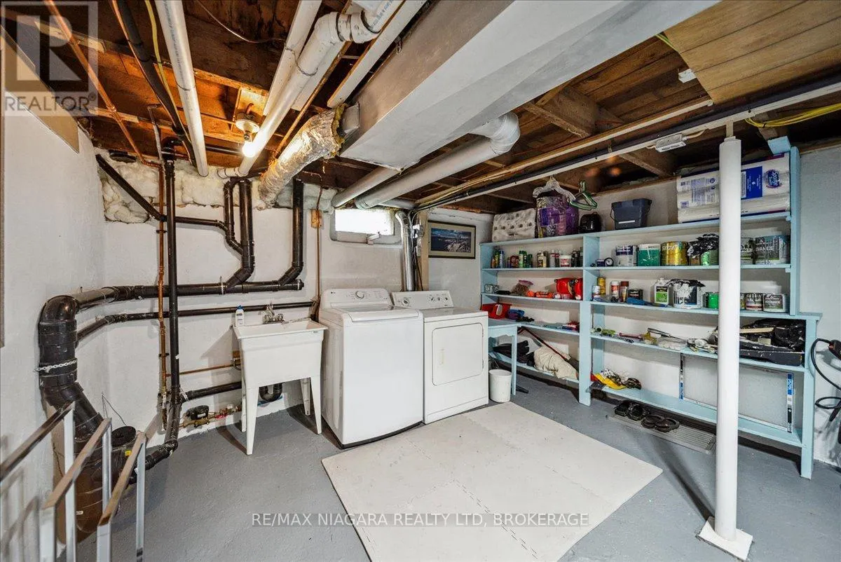 56 OAKRIDGE CRESCENT