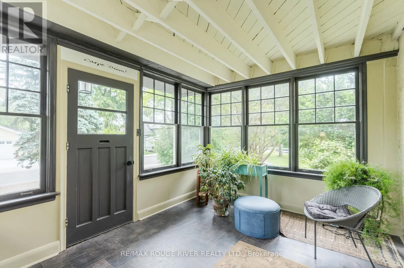 230 KING STREET W