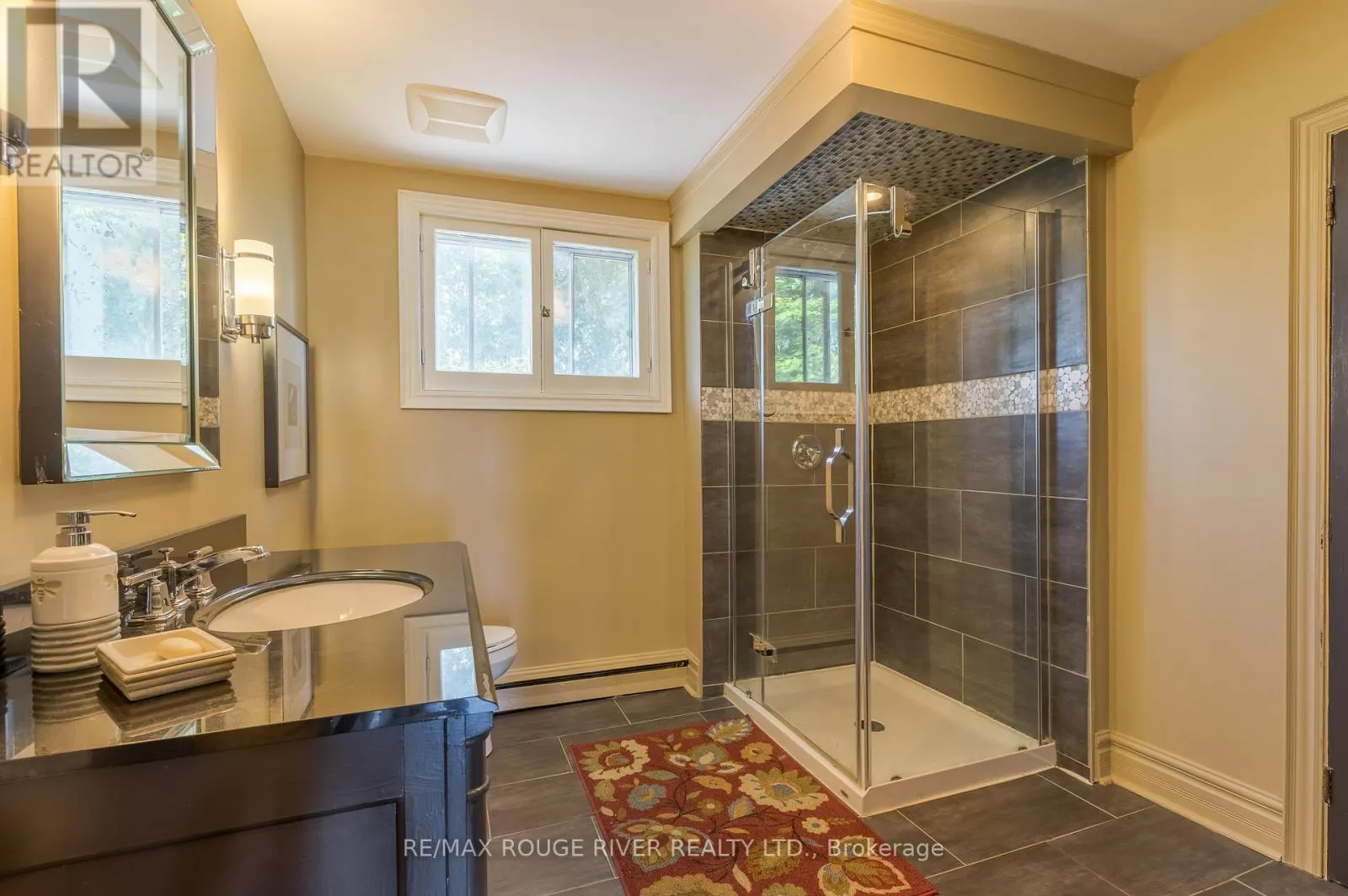230 KING STREET W