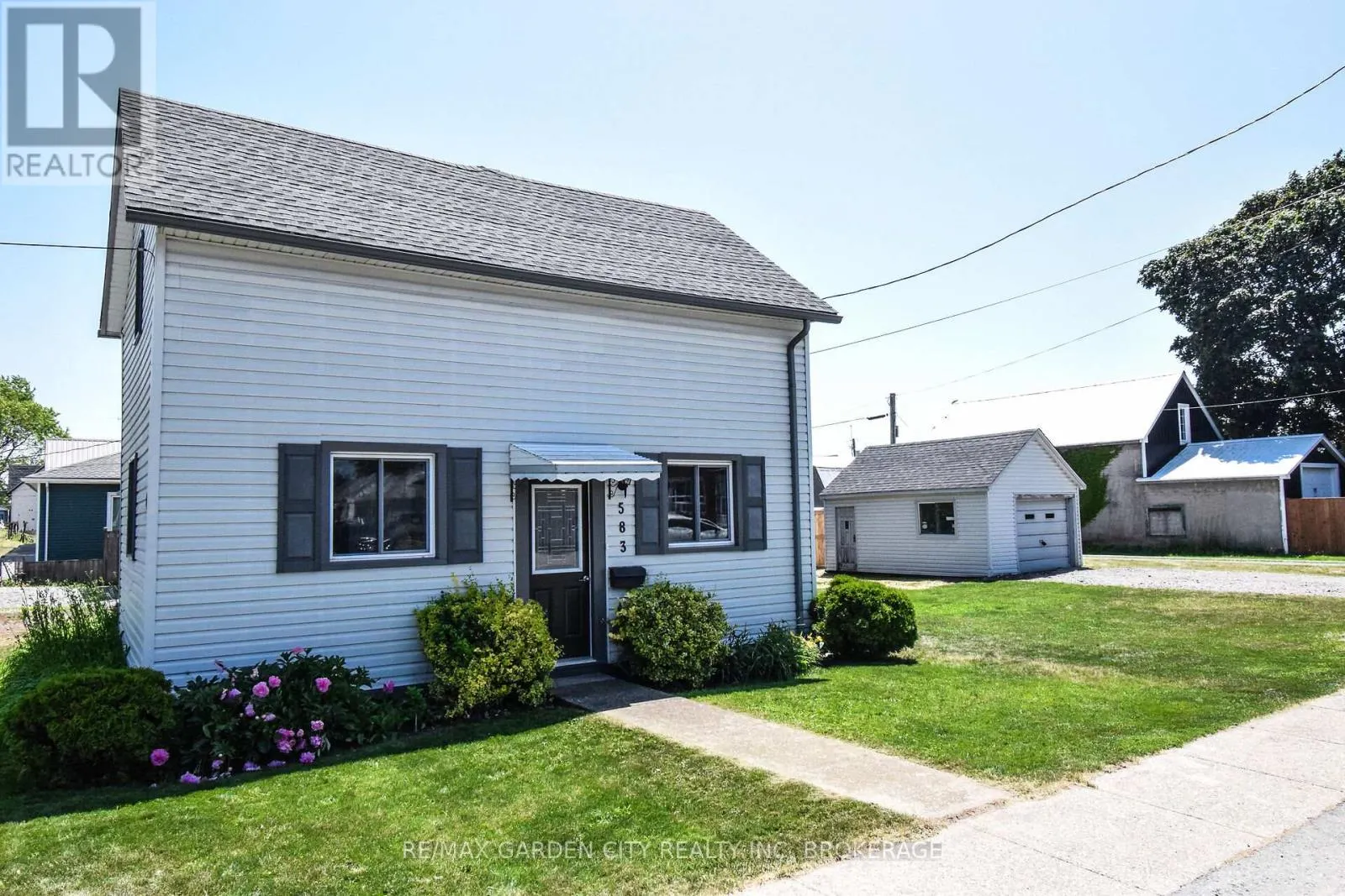 583 FIELDEN AVENUE