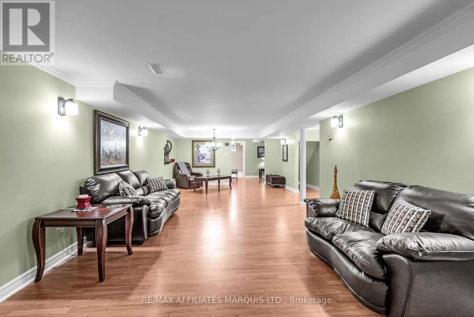 1413 QUEEN STREET
