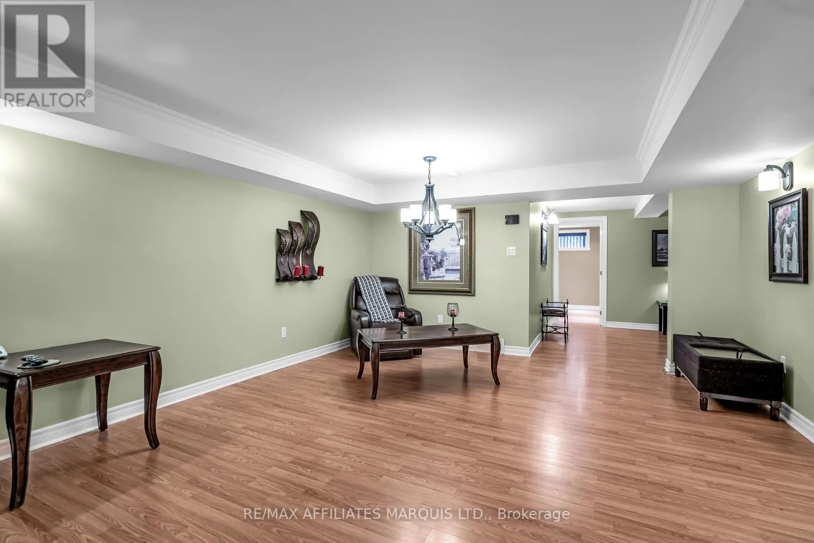 1413 QUEEN STREET