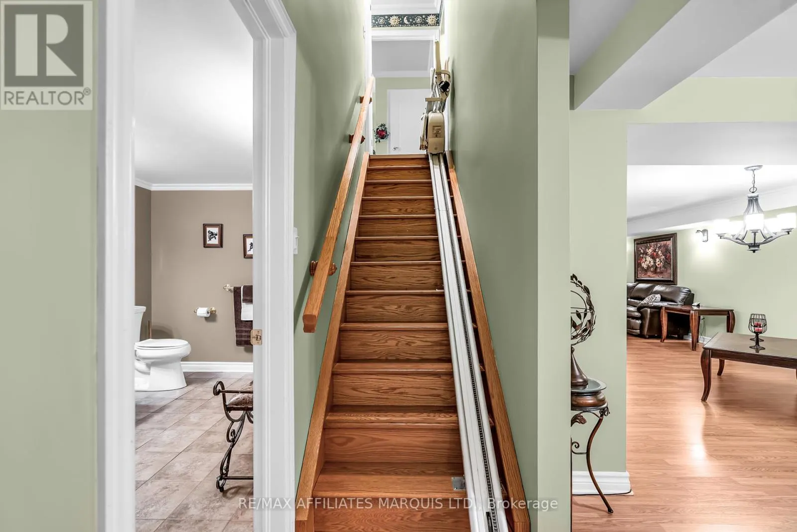 1413 QUEEN STREET