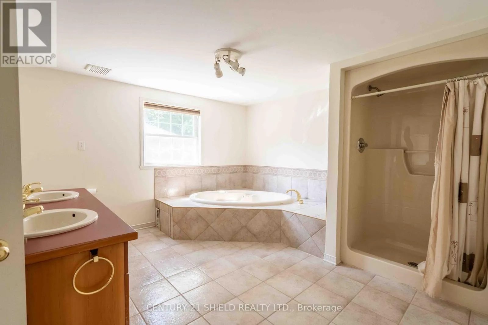 315 ELEVENTH STREET E