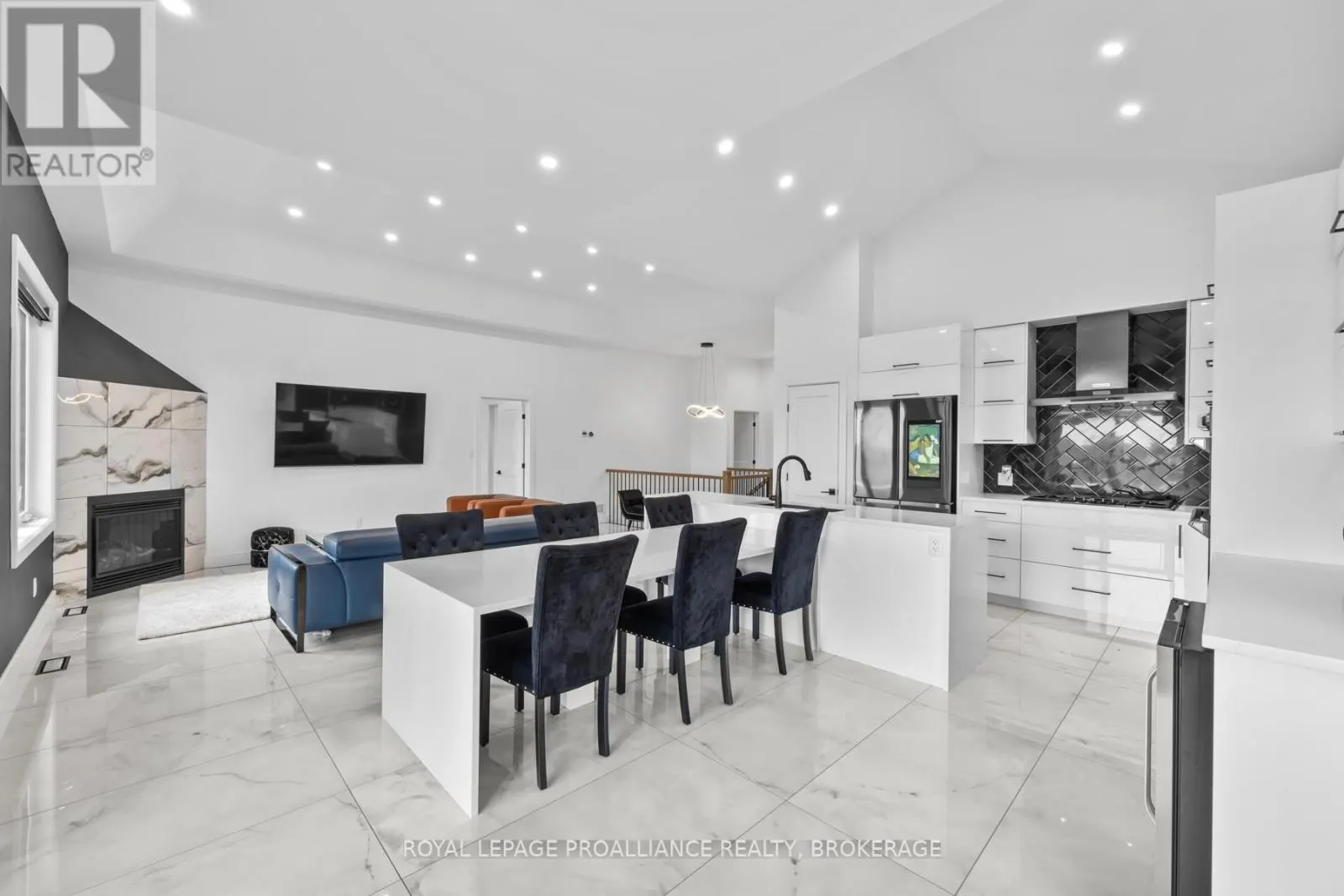 1245 CARFA CRESCENT