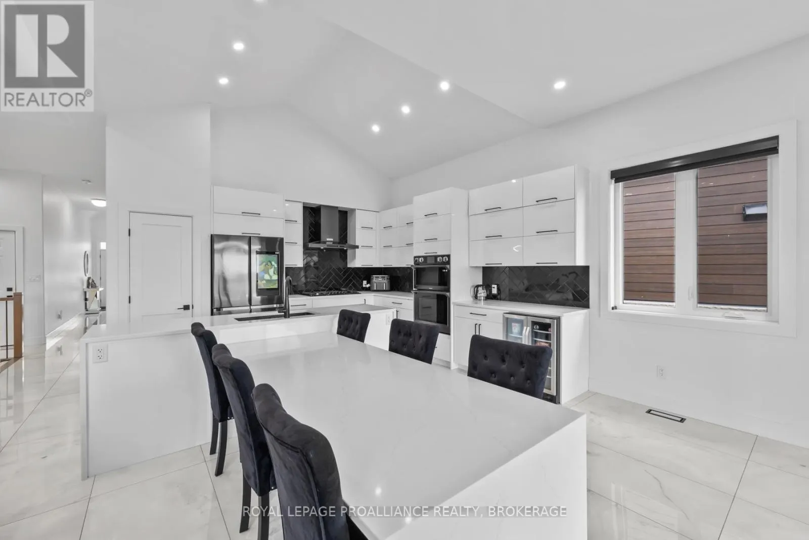 1245 CARFA CRESCENT