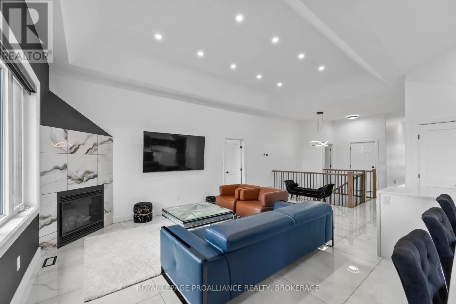 1245 CARFA CRESCENT