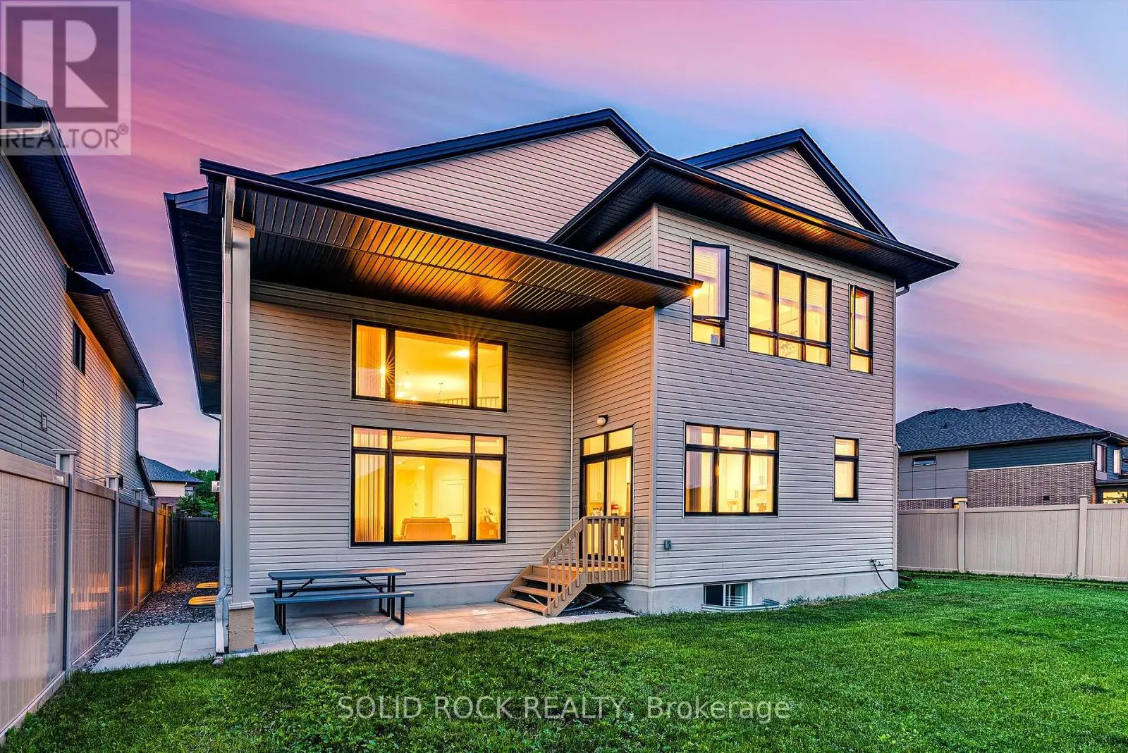 326 MEMORIAL GROVE