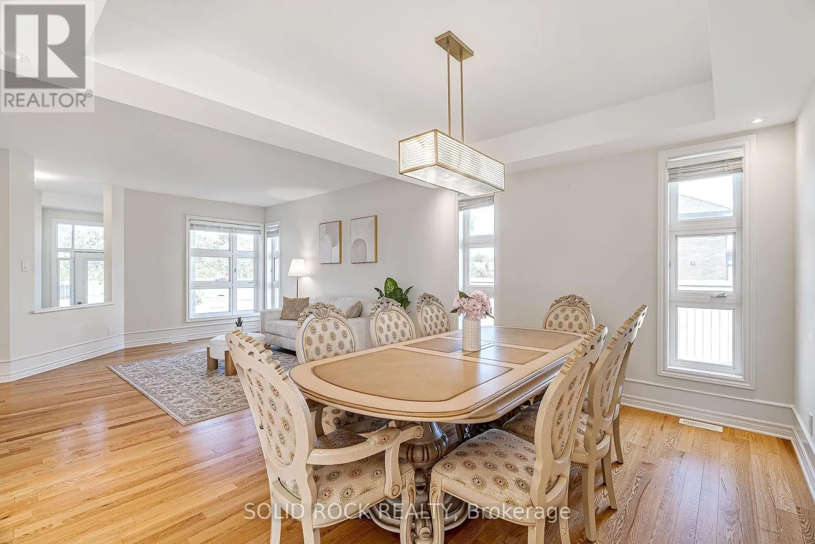 326 MEMORIAL GROVE