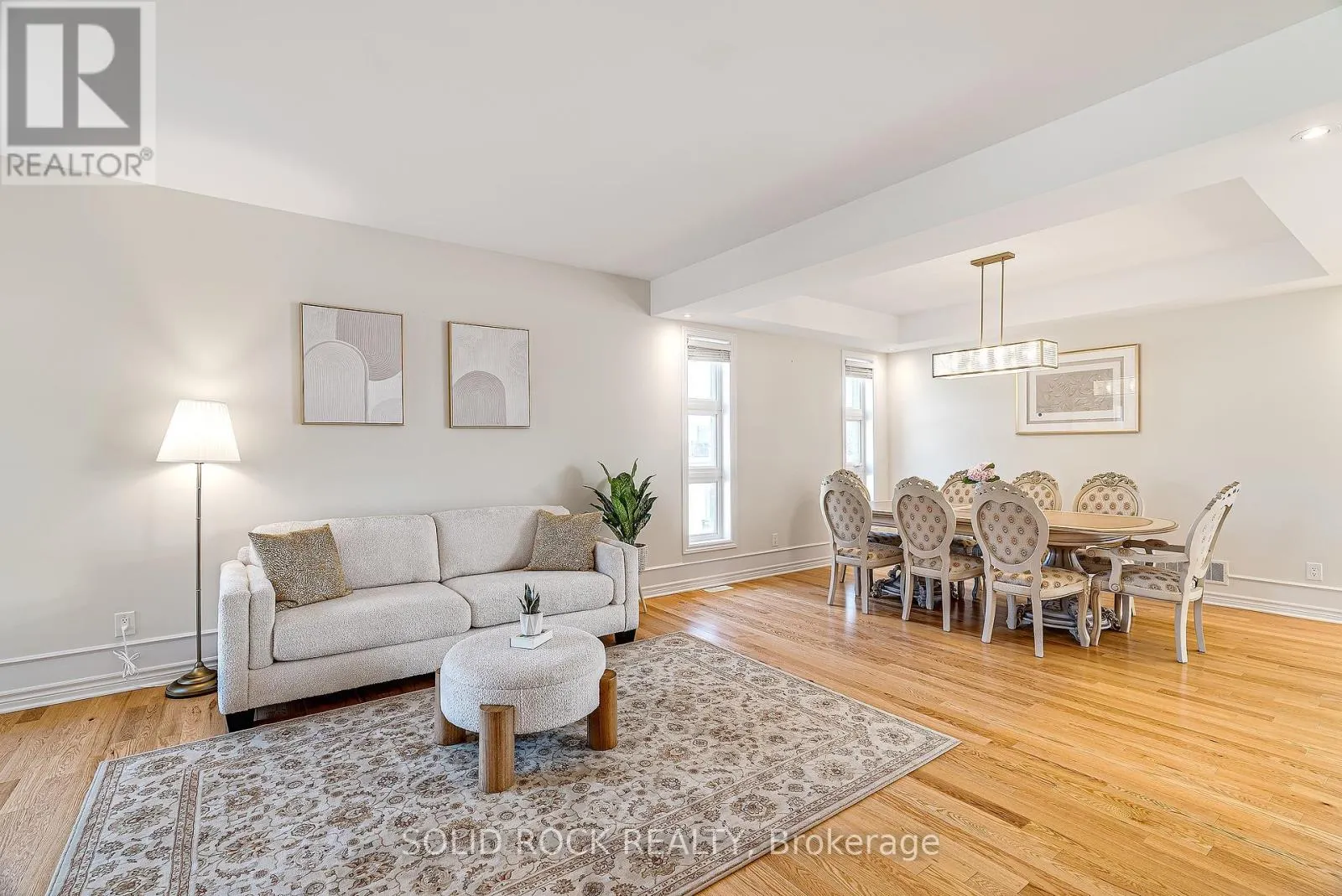 326 MEMORIAL GROVE