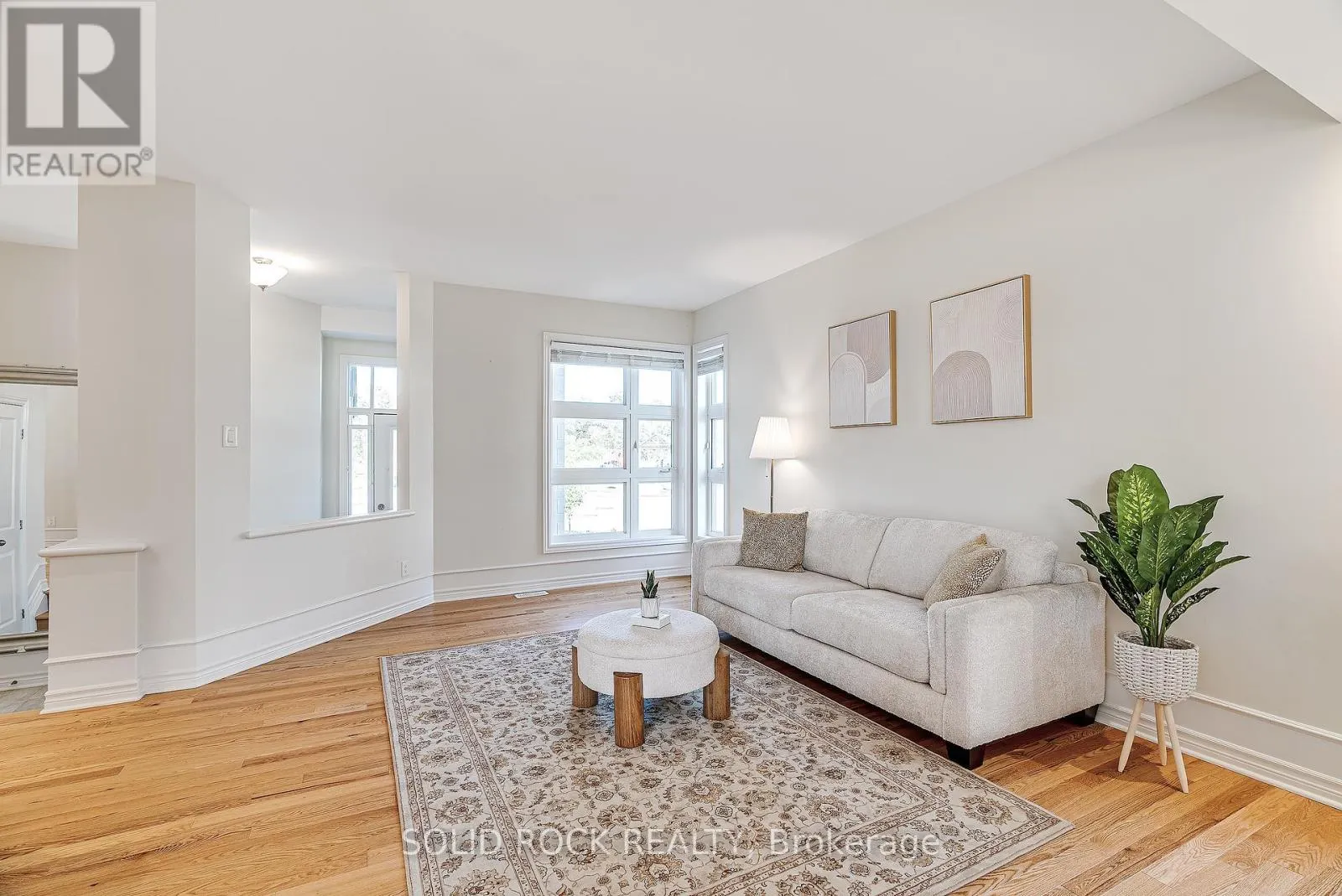 326 MEMORIAL GROVE