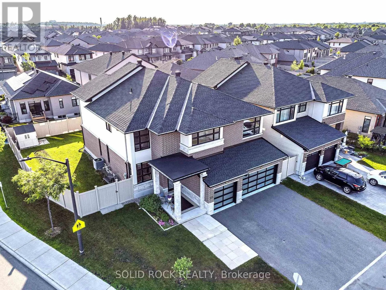326 MEMORIAL GROVE