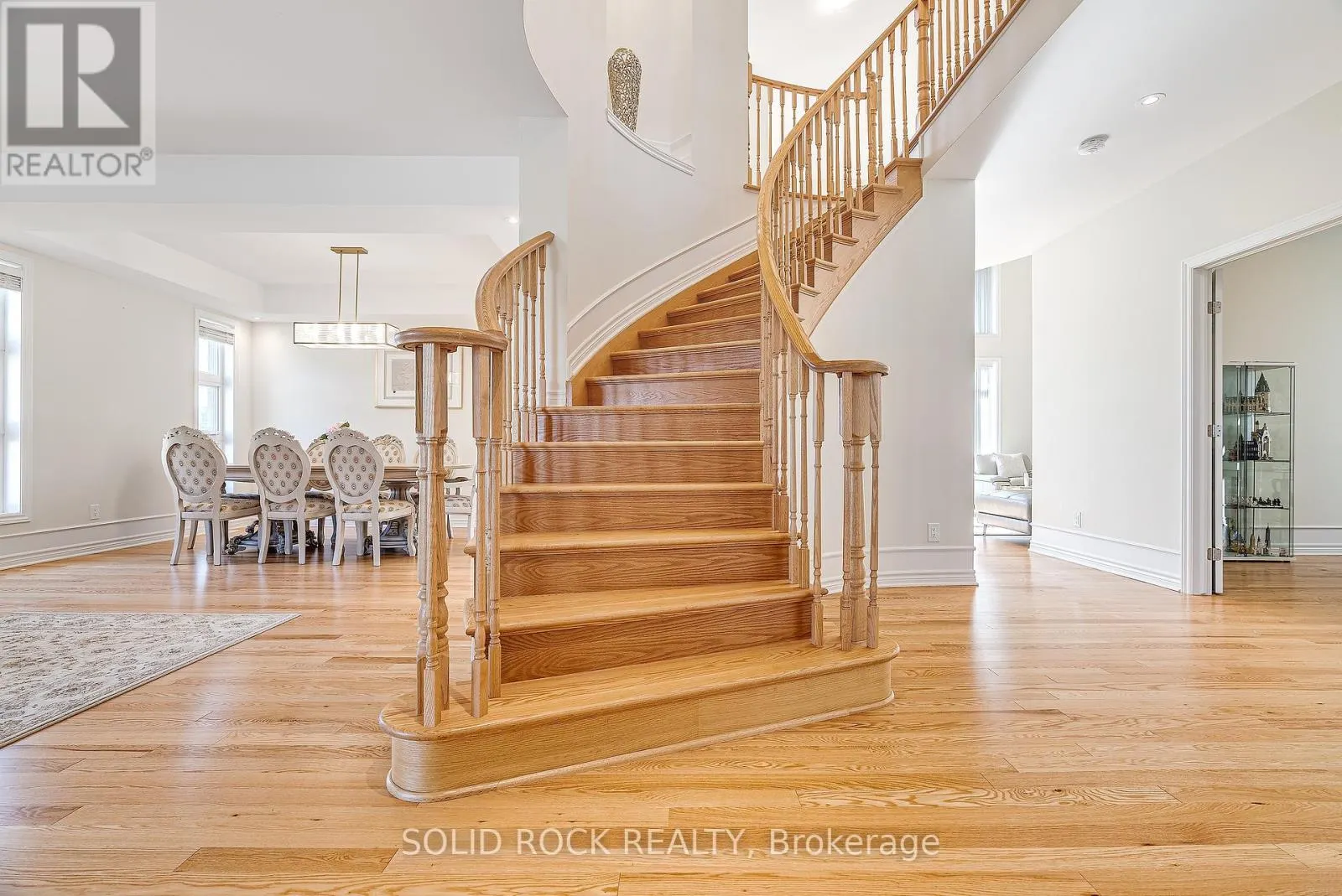 326 MEMORIAL GROVE