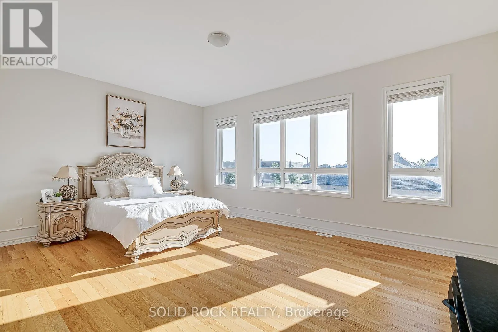 326 MEMORIAL GROVE