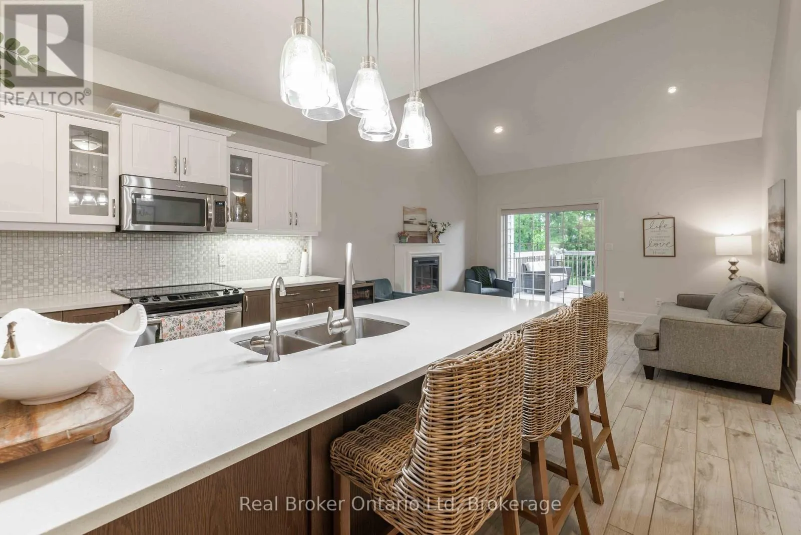 315 TELFORD TRAIL