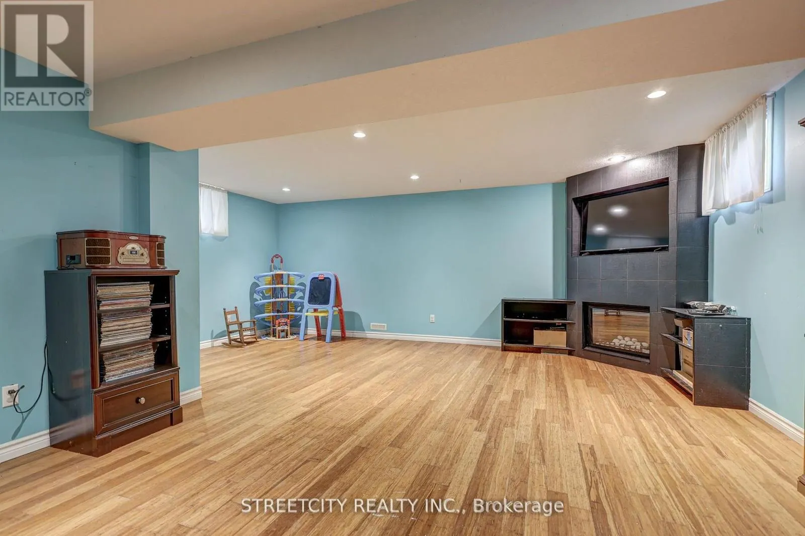 61 MEADOWVALE DRIVE