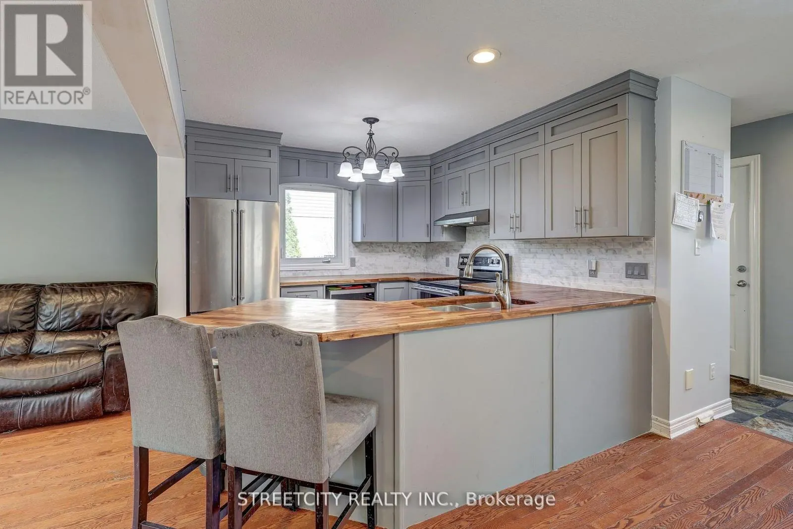 61 MEADOWVALE DRIVE