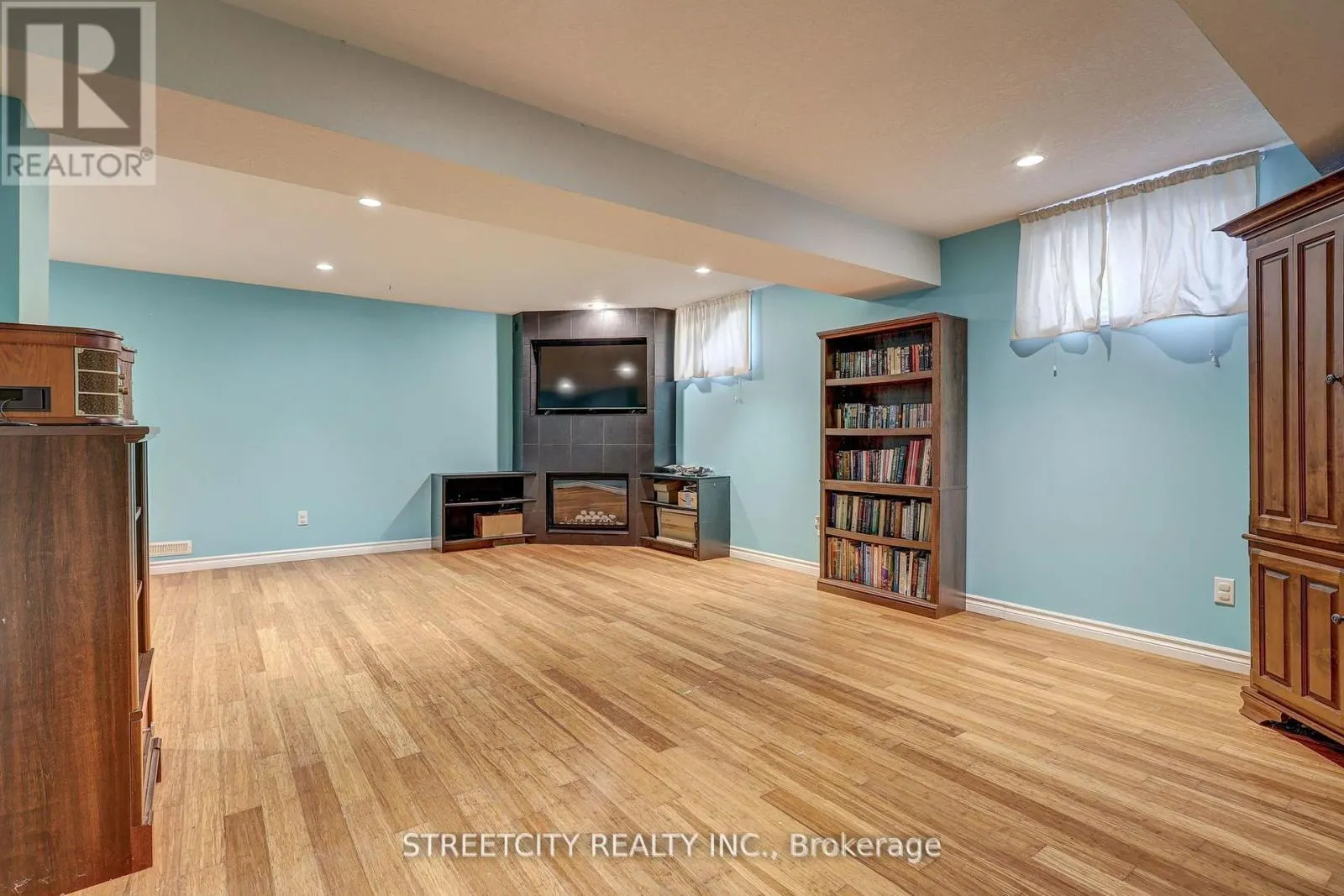 61 MEADOWVALE DRIVE