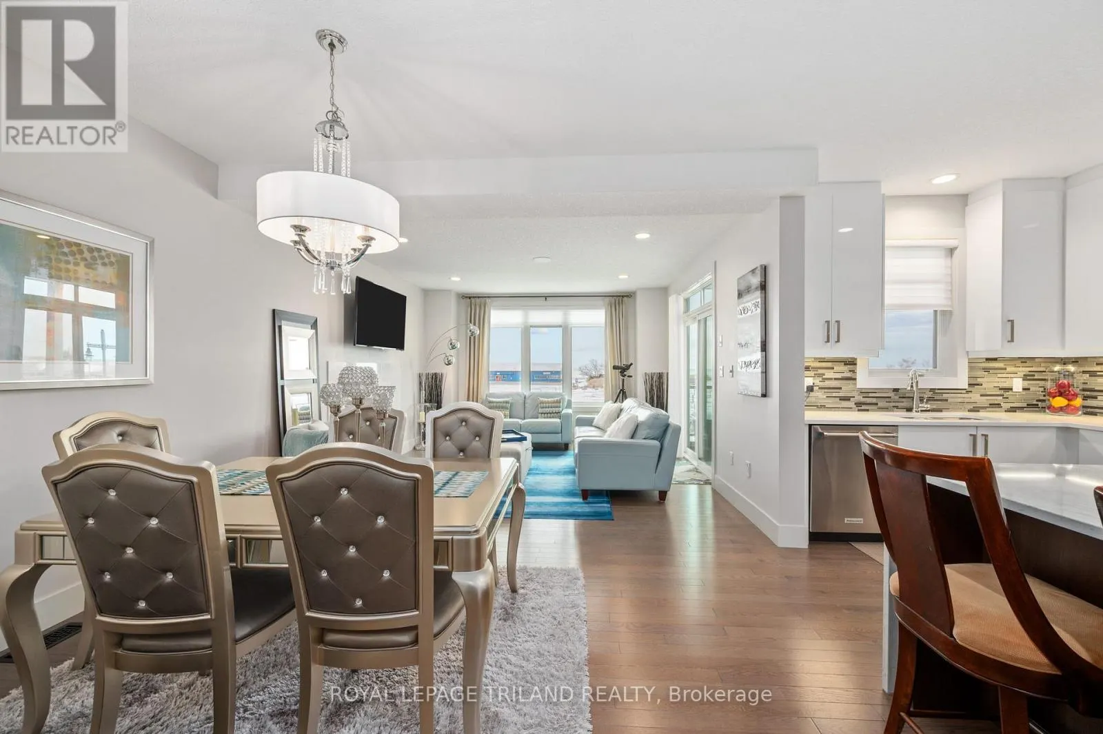 15 - 355 EDITH CAVELL BOULEVARD, #15