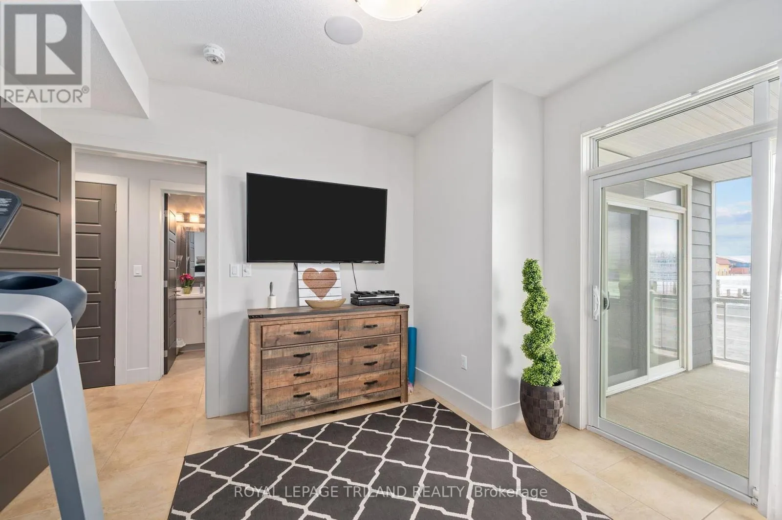 15 - 355 EDITH CAVELL BOULEVARD, #15
