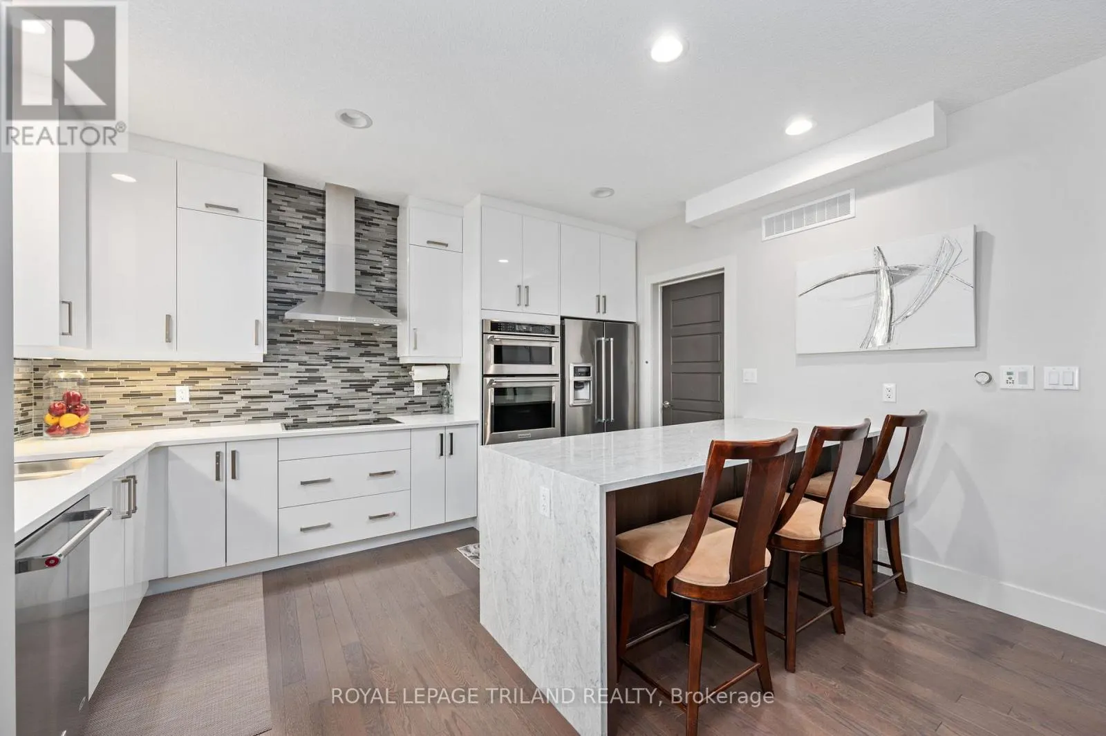 15 - 355 EDITH CAVELL BOULEVARD, #15