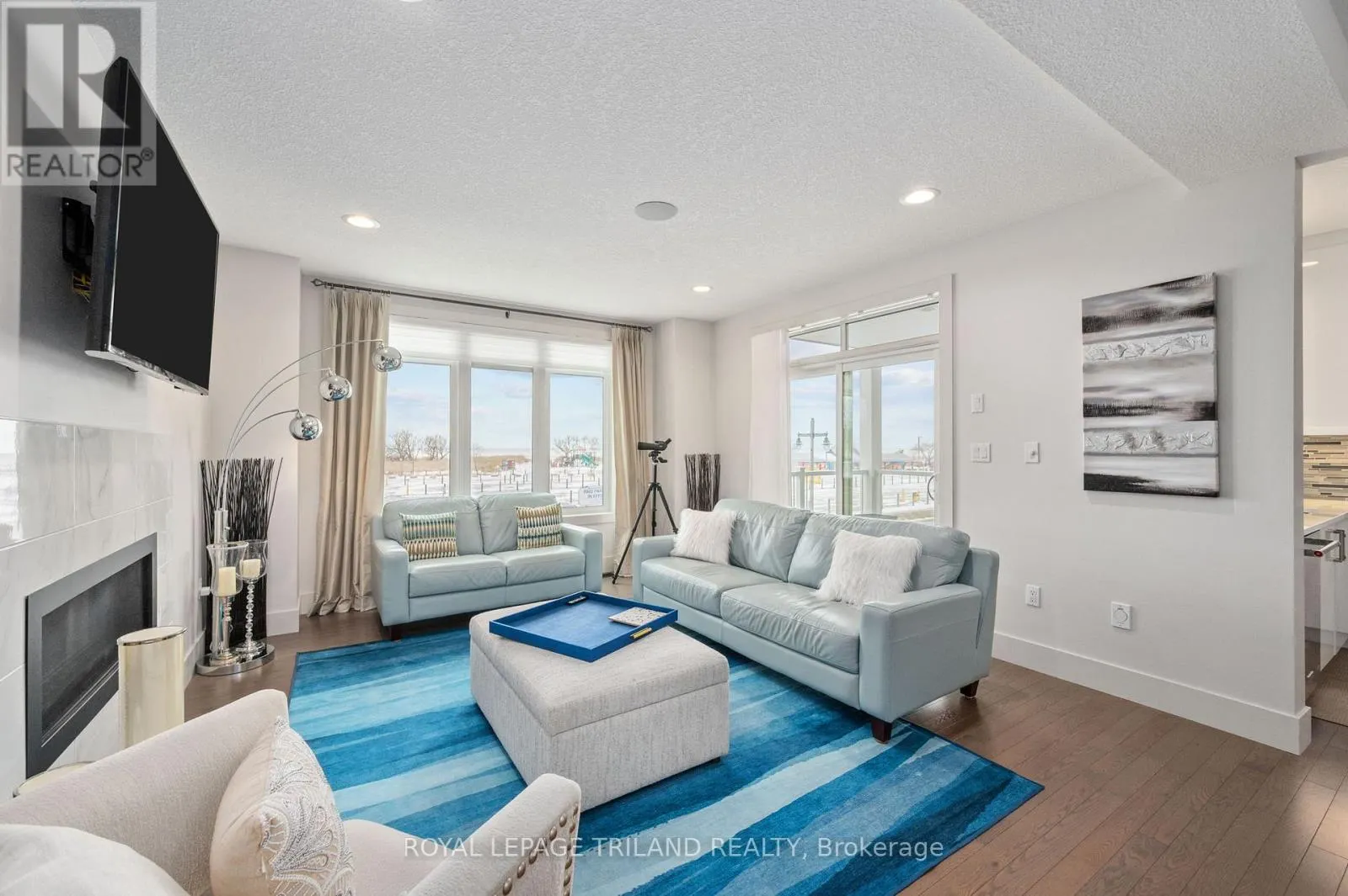 15 - 355 EDITH CAVELL BOULEVARD, #15