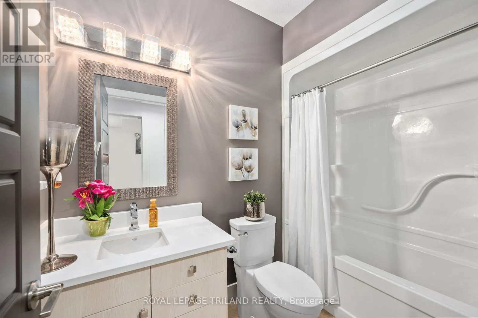 15 - 355 EDITH CAVELL BOULEVARD, #15
