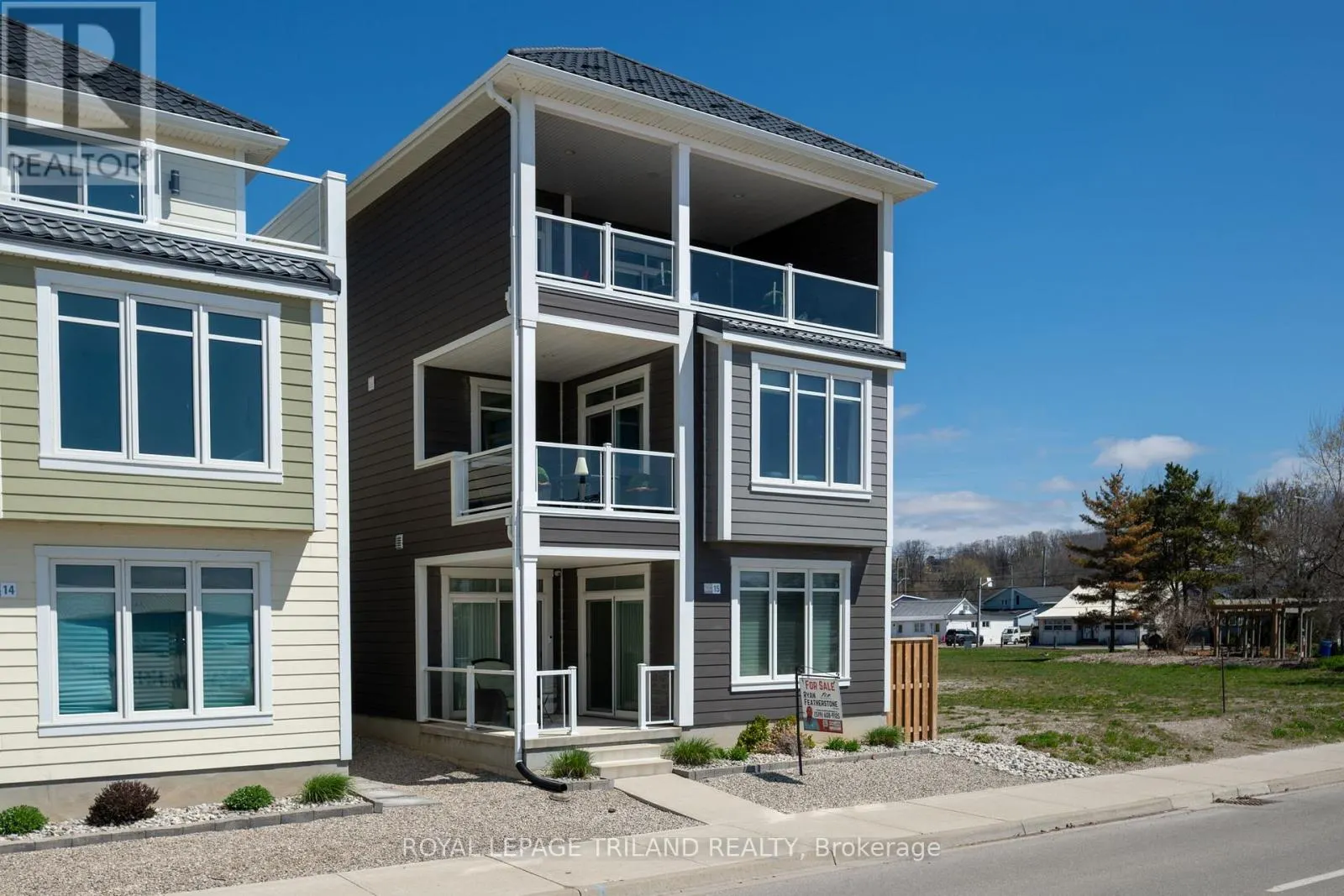 15 - 355 EDITH CAVELL BOULEVARD, #15