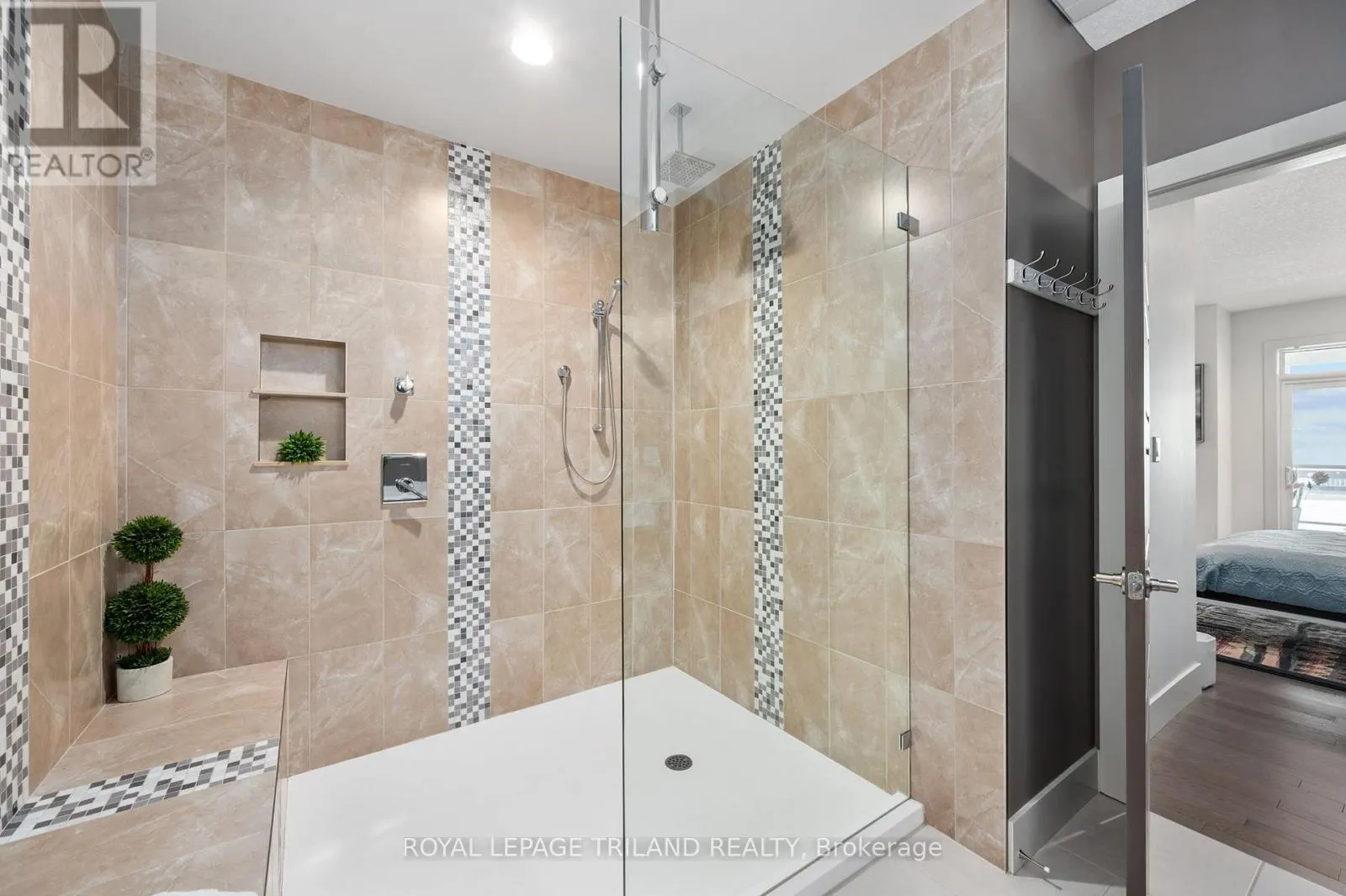 15 - 355 EDITH CAVELL BOULEVARD, #15
