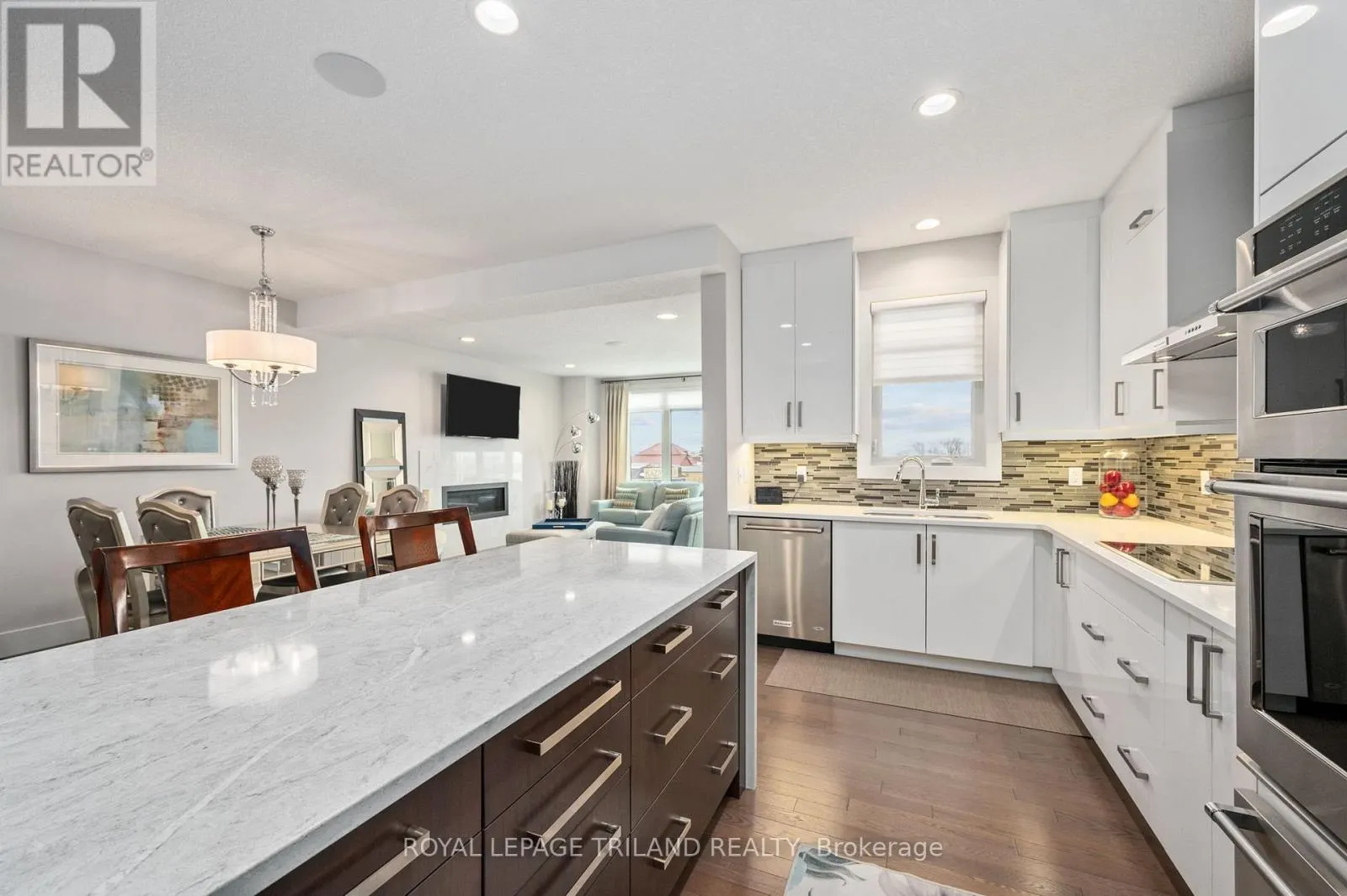 15 - 355 EDITH CAVELL BOULEVARD, #15