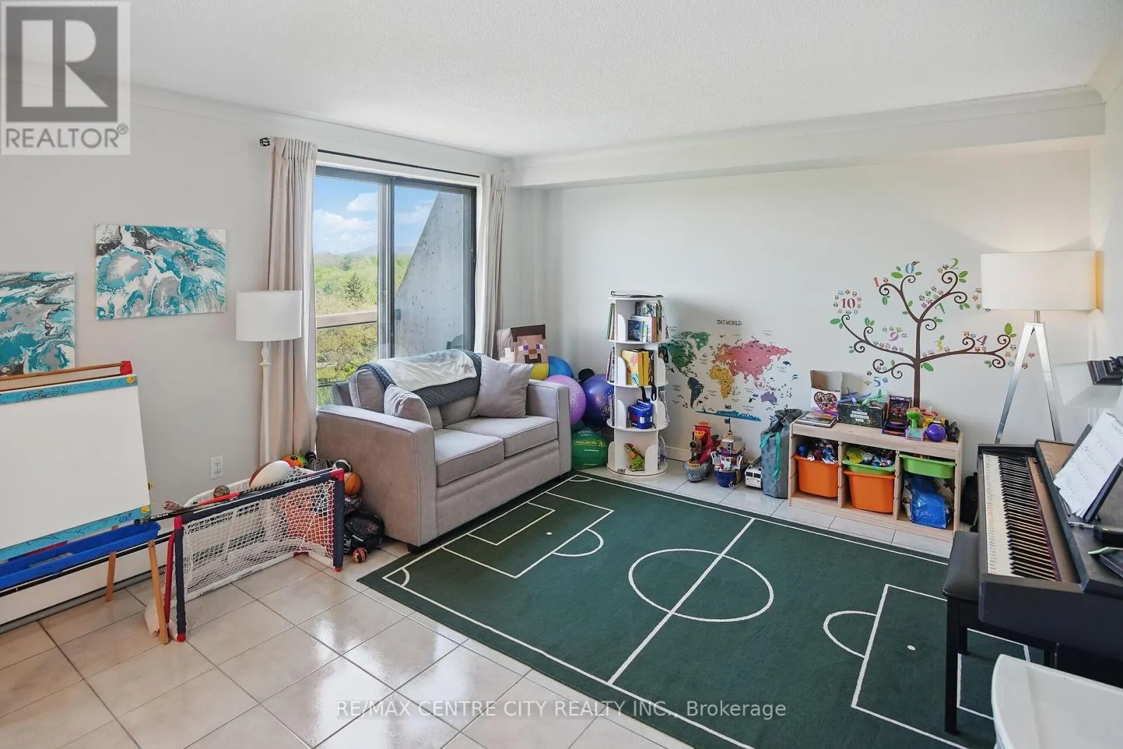 703 - 1255 COMMISSIONERS ROAD W, #703