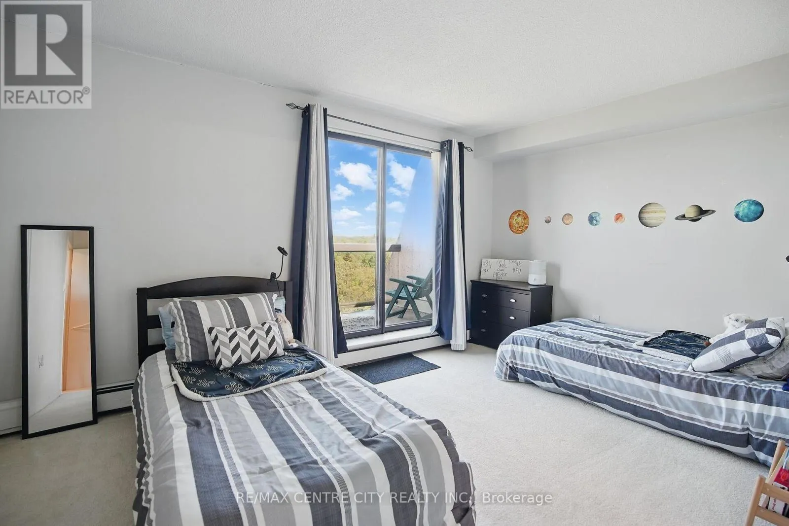 703 - 1255 COMMISSIONERS ROAD W, #703