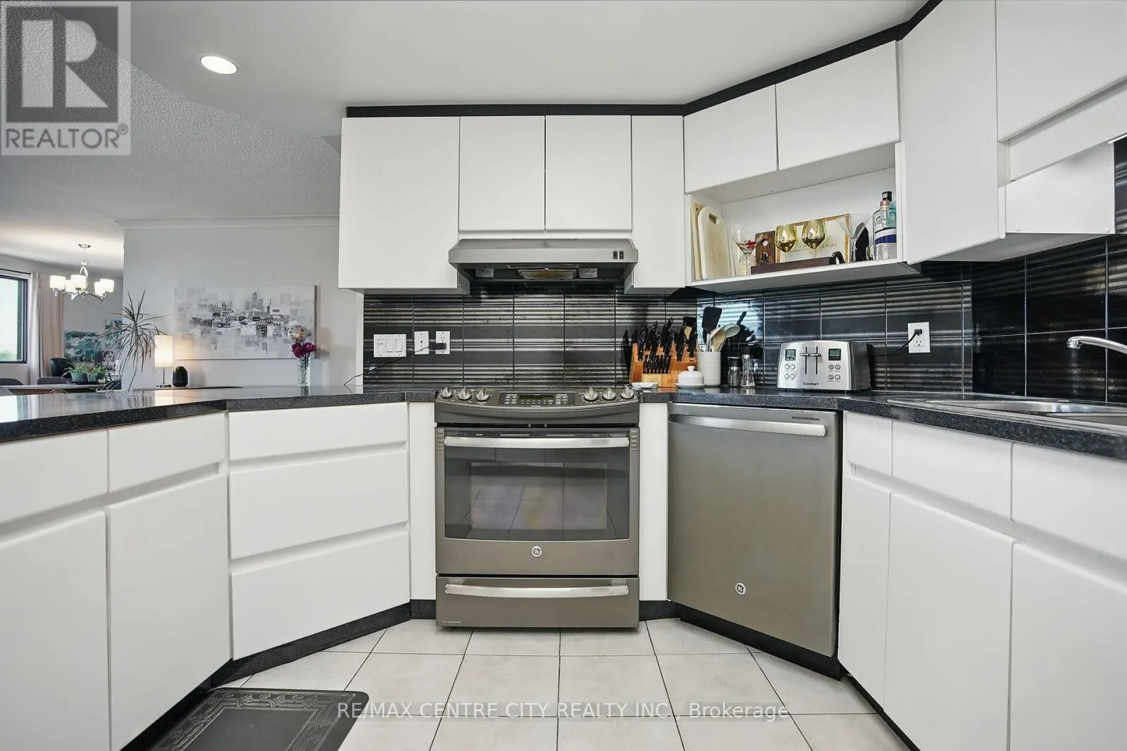 703 - 1255 COMMISSIONERS ROAD W, #703