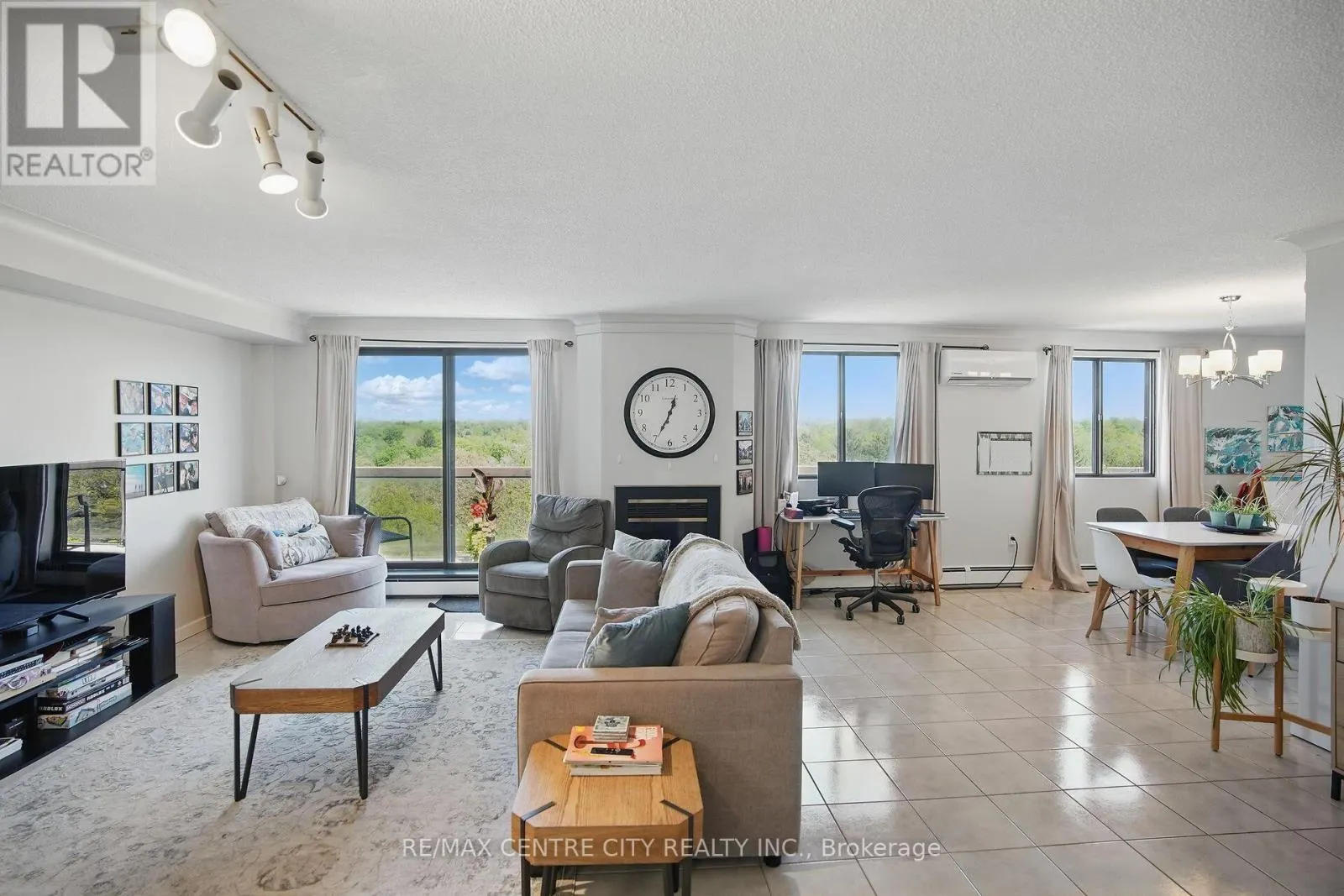 703 - 1255 COMMISSIONERS ROAD W, #703