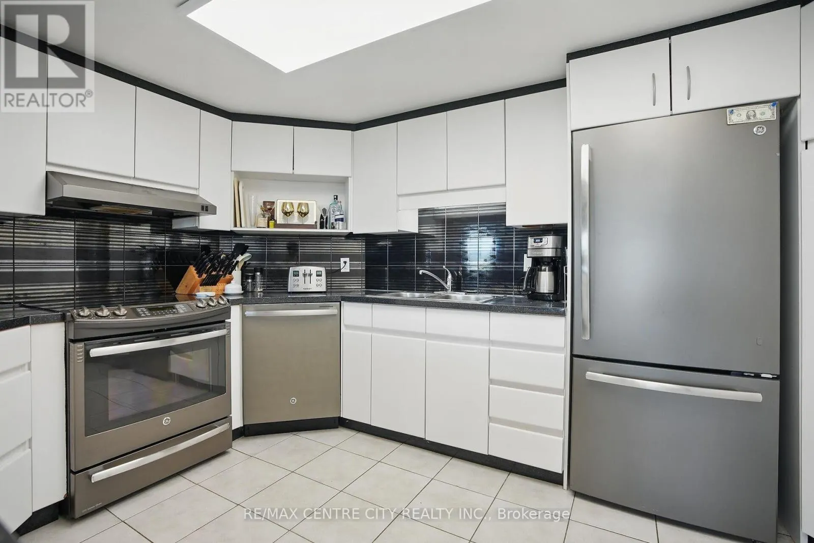 703 - 1255 COMMISSIONERS ROAD W, #703