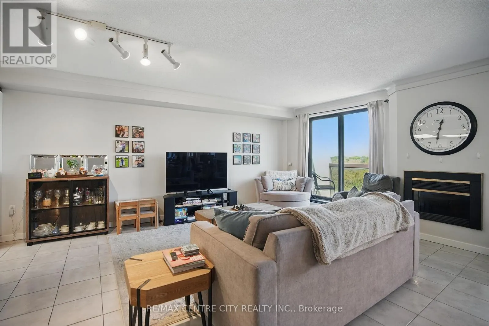 703 - 1255 COMMISSIONERS ROAD W, #703