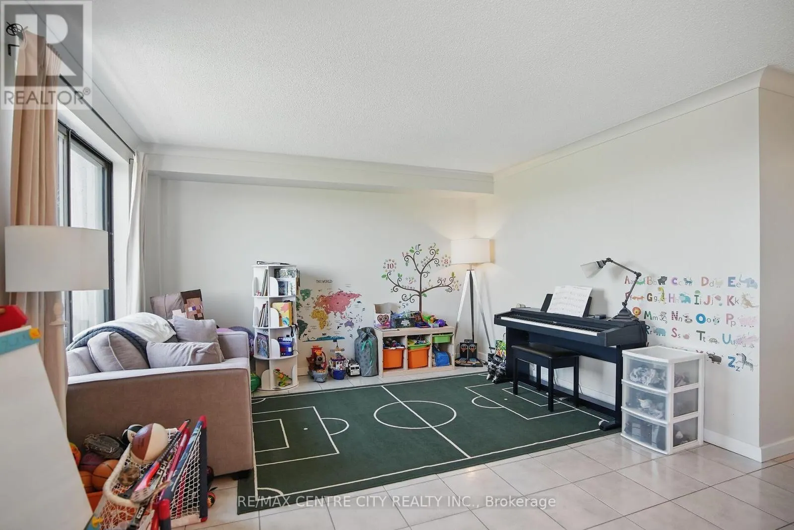 703 - 1255 COMMISSIONERS ROAD W, #703