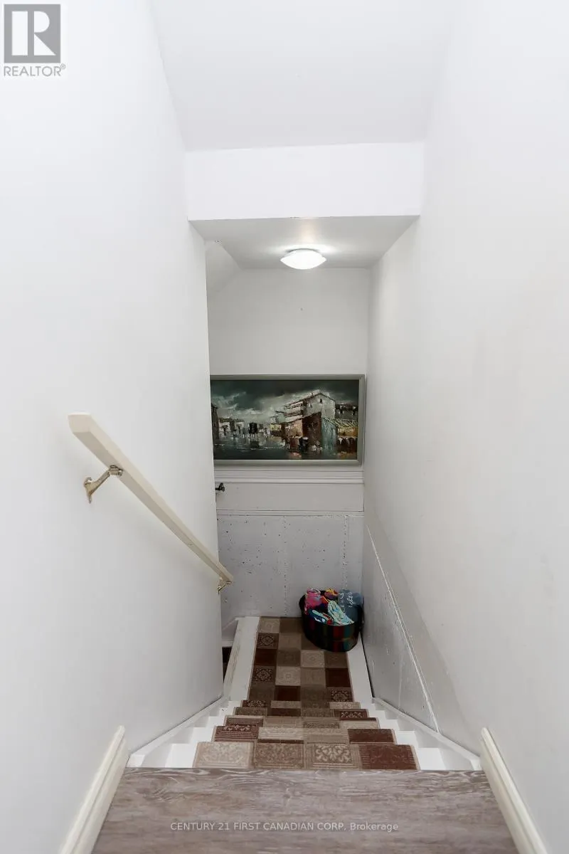 10 - 374 FRONT STREET, #10