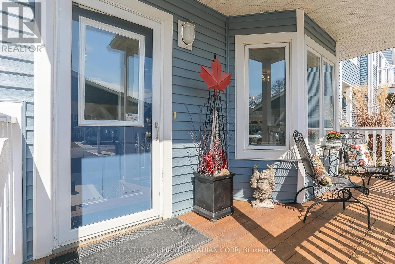 10 - 374 FRONT STREET, #10
