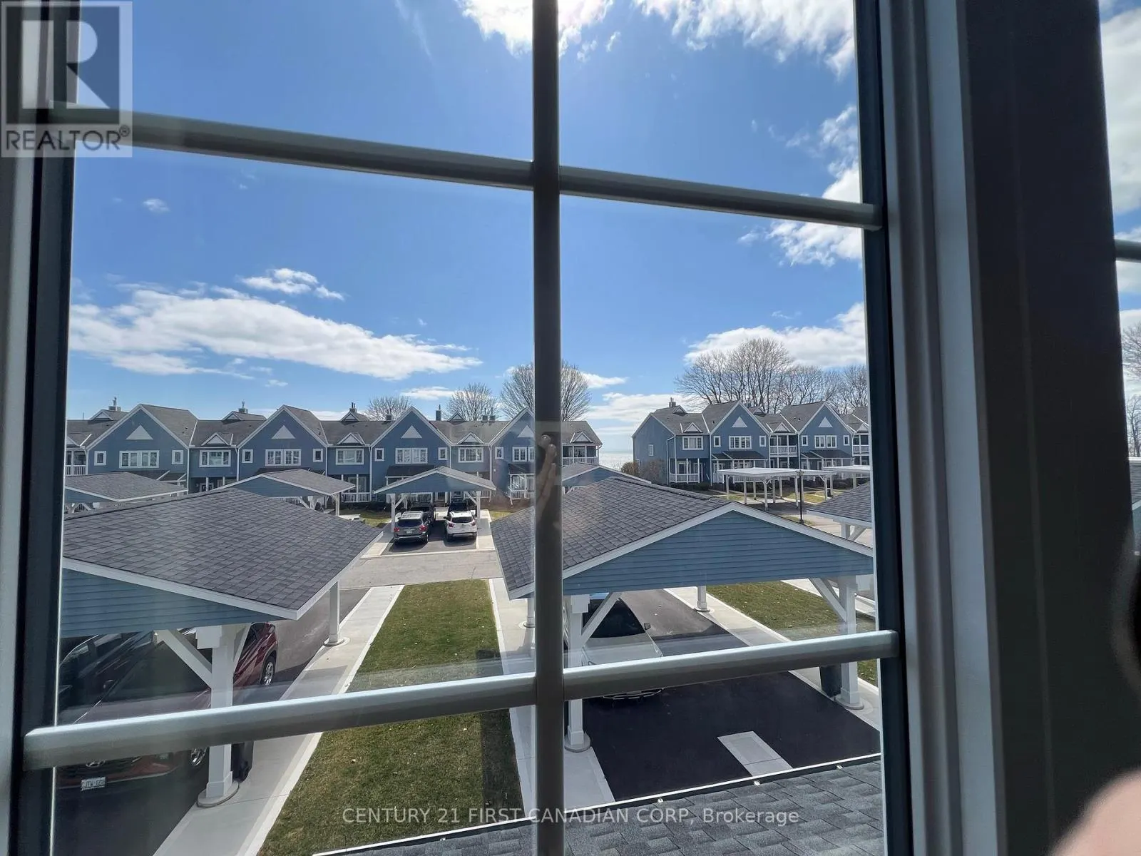 10 - 374 FRONT STREET, #10